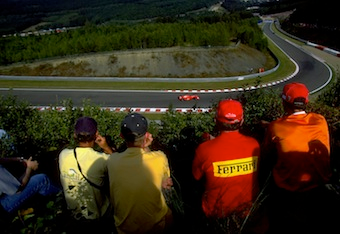Illustration for article titled Häkkinen vs. Schumacher: The Greatest Overtaking In Formula One